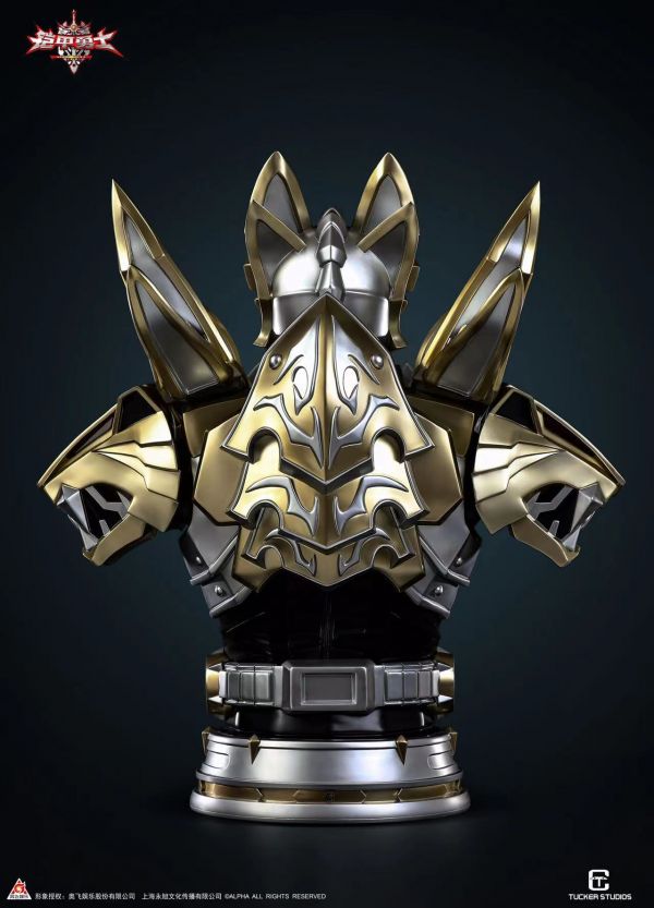 Armor warrior emperor statue