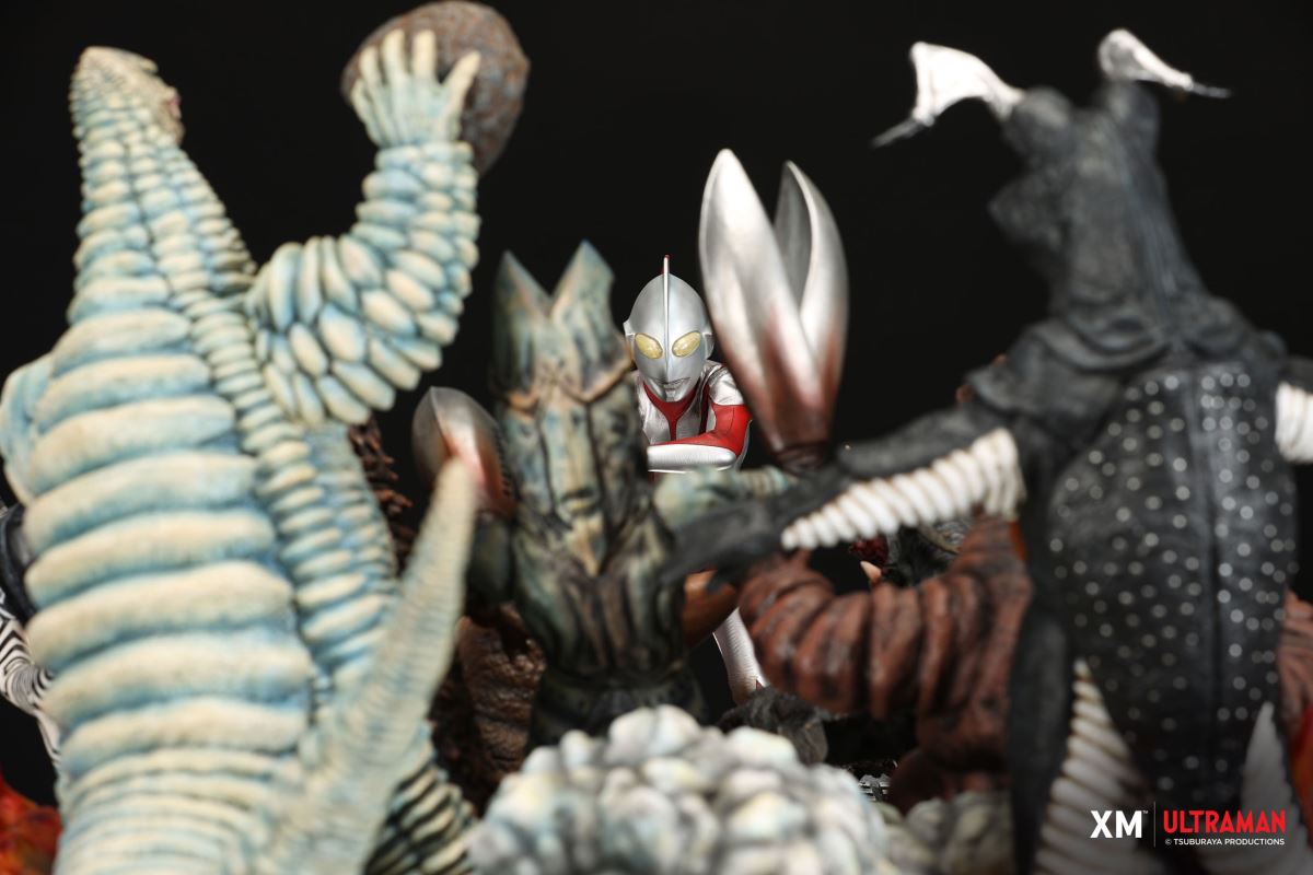 Ultraman VS Kaiju 30cm