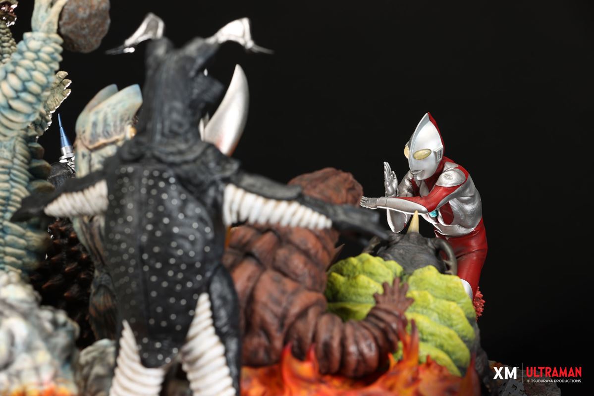 Ultraman VS Kaiju 30cm