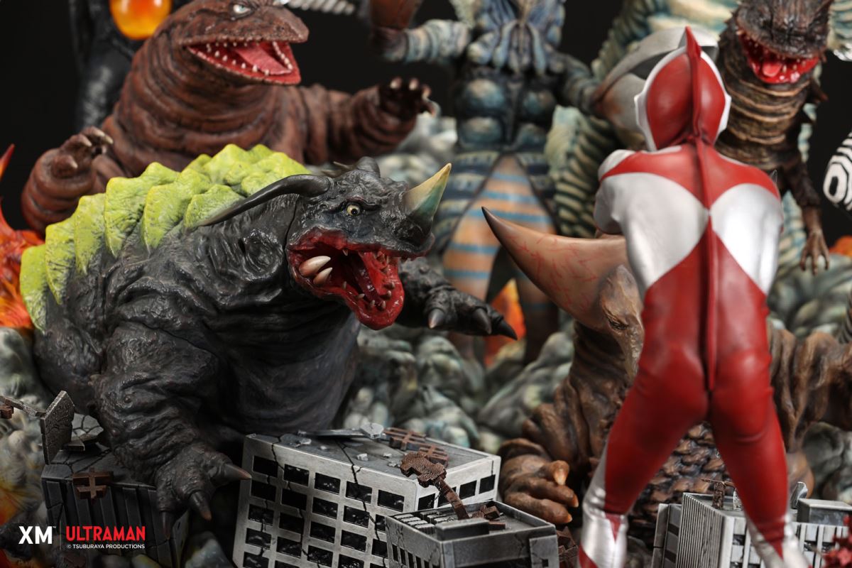 Ultraman VS Kaiju 30cm