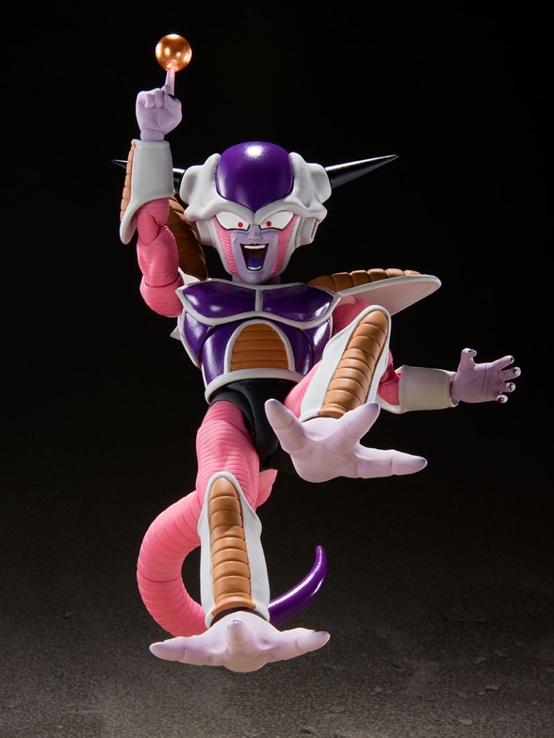 SHFiguarts Freeza First Form & Freeza Pod
