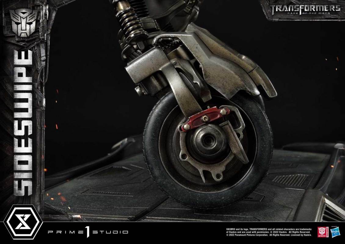 Transformers: Dark of the Moon (Film) Sideswipe DX