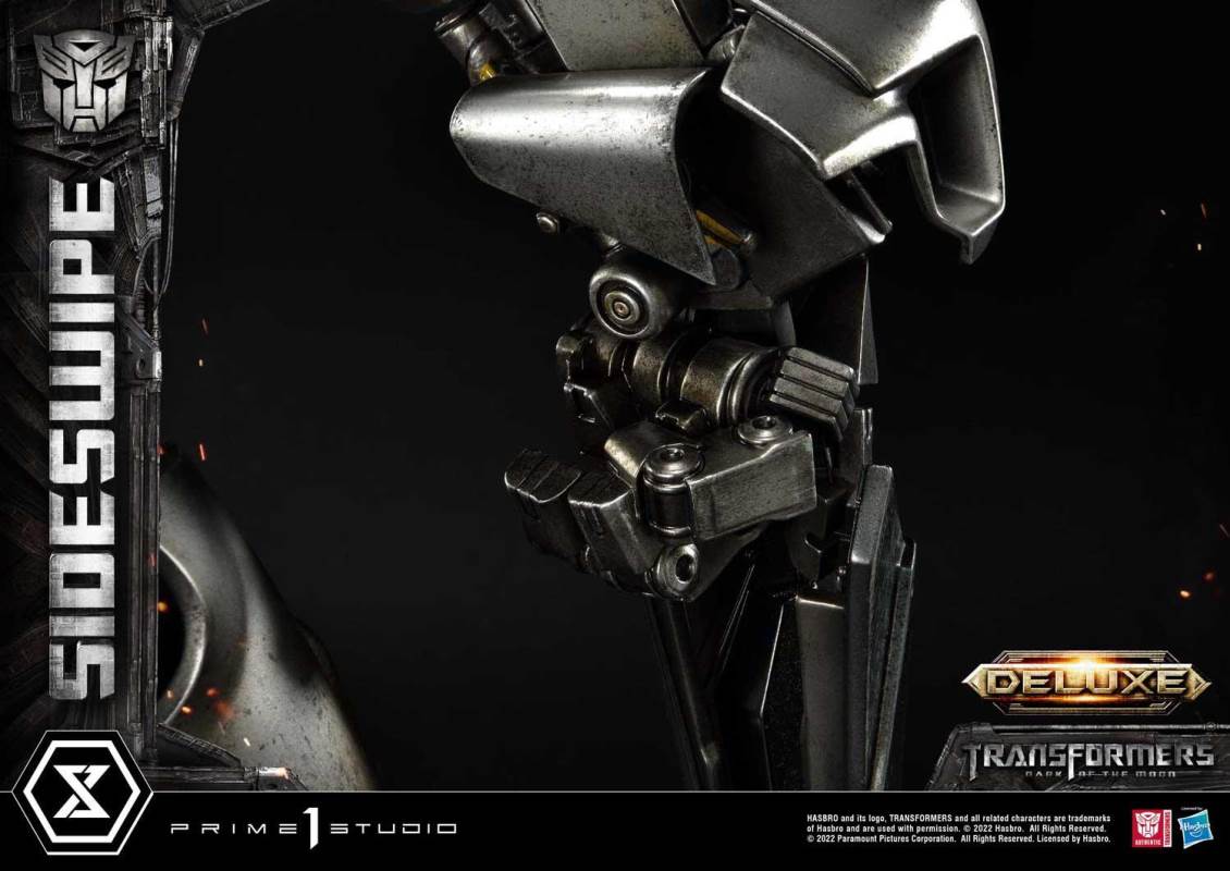 Transformers: Dark of the Moon (Film) Sideswipe DX