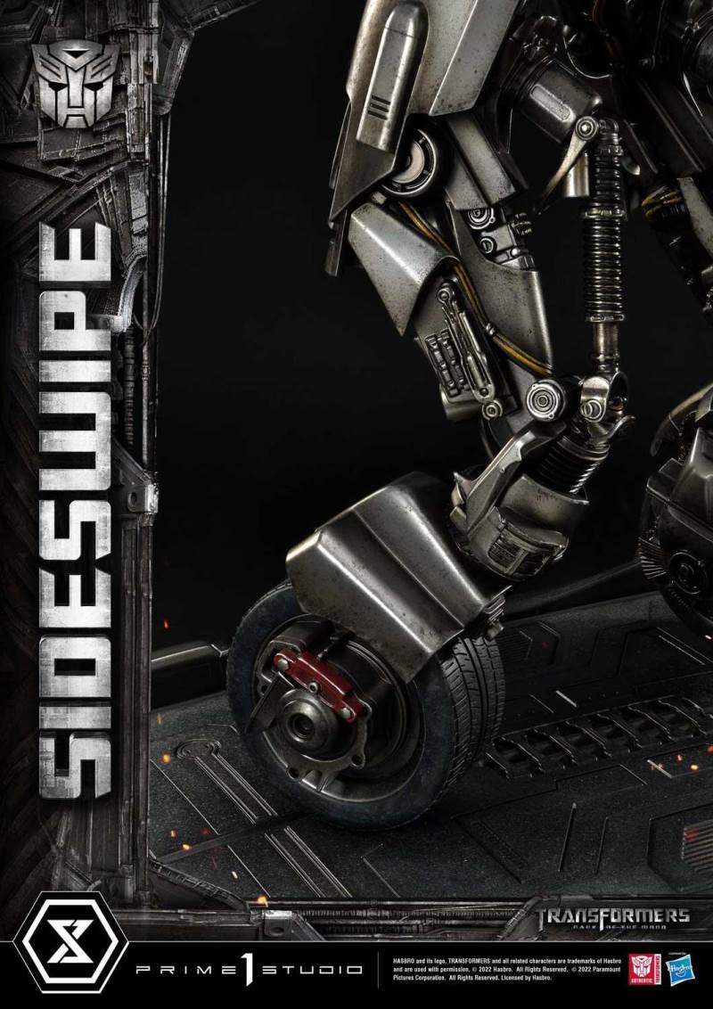 Transformers: Dark of the Moon (Film) Sideswipe DX