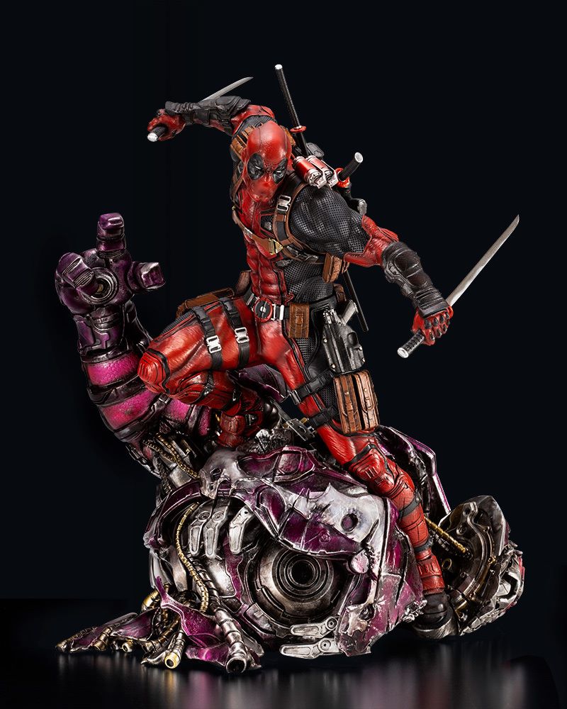 Deadpool FINE ART STATUE Signature Series Feat. Kucharek Brothers