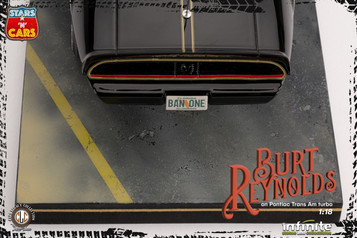 Burt Reynolds on the Pontiac Firebird Trans-Am 1/18