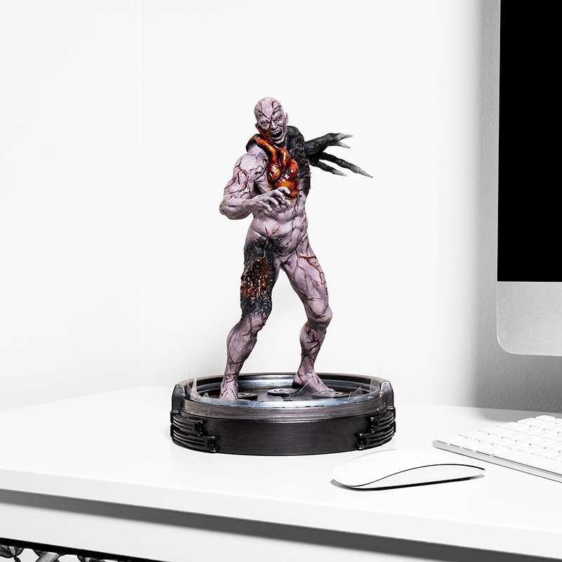 Resident Evil: the Tyrant-002 statue