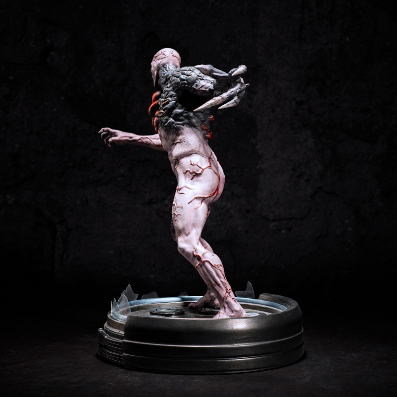 Resident Evil: the Tyrant-002 statue