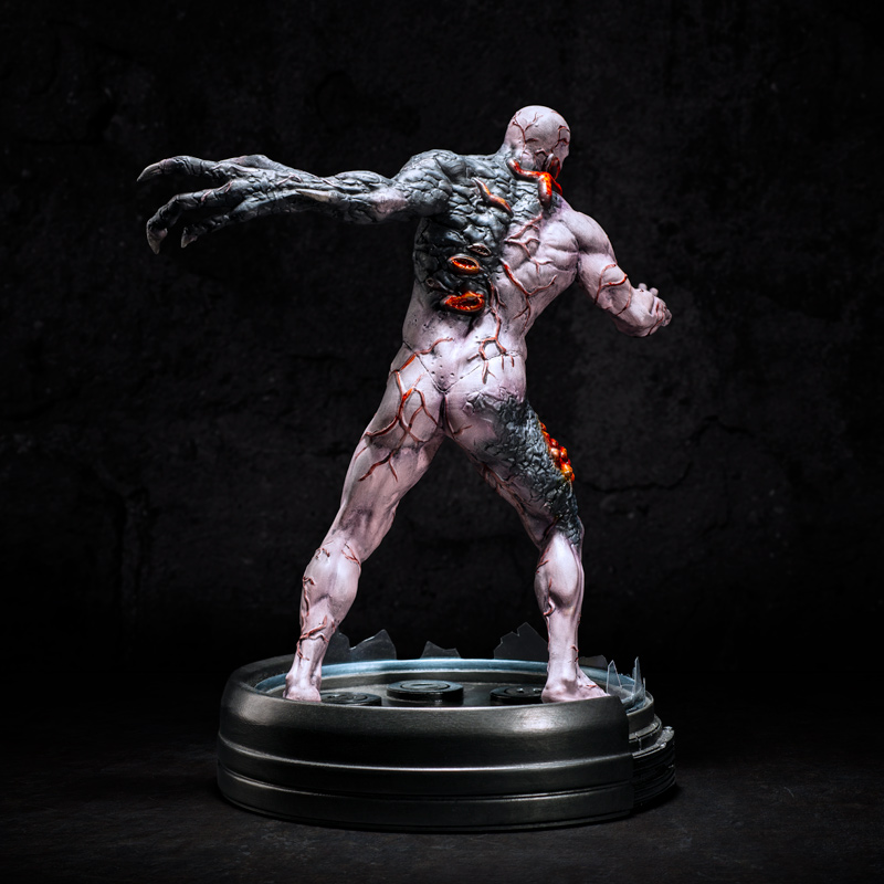 Resident Evil: the Tyrant-002 statue