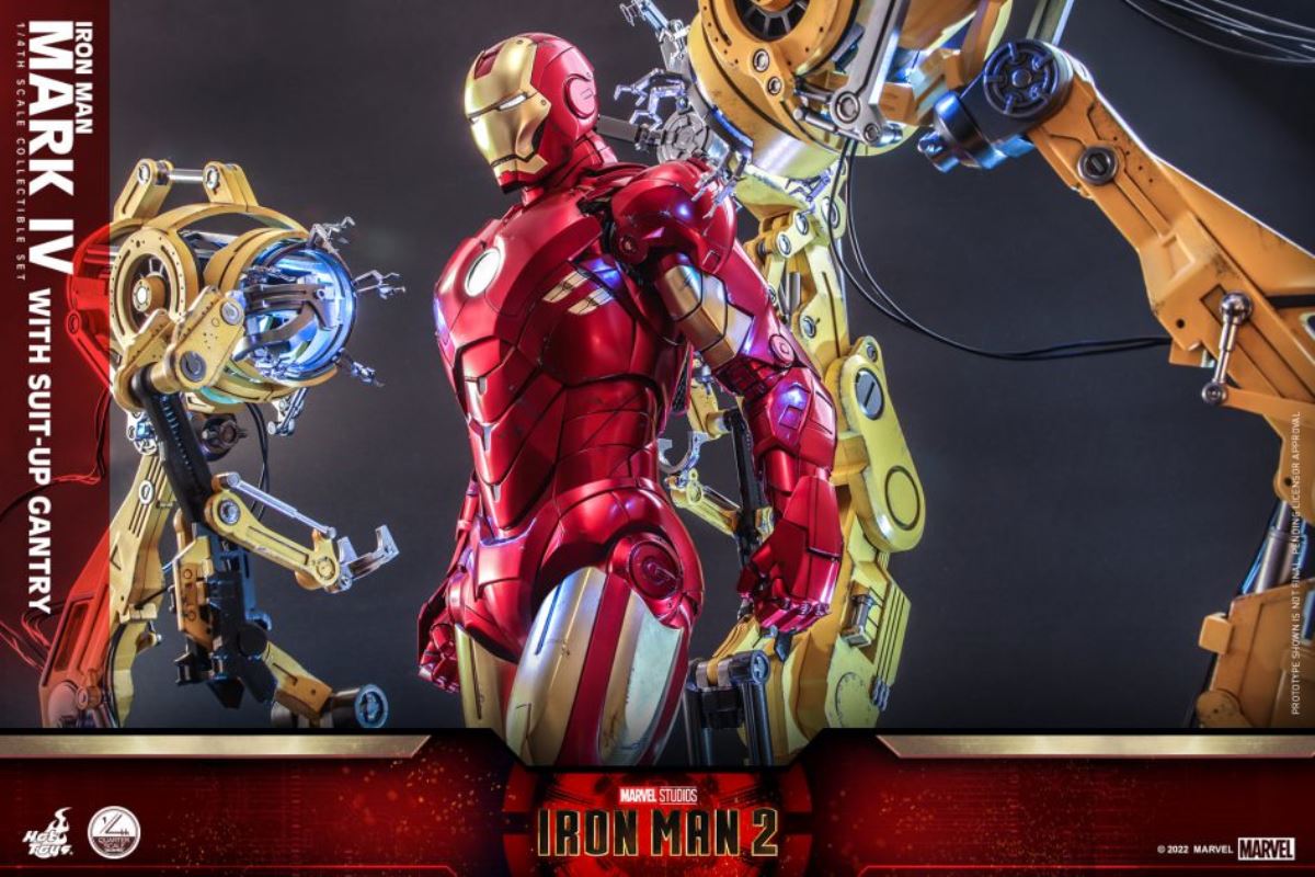 Iron Man Mark IV with Suit-Up Gantry Collectible Set