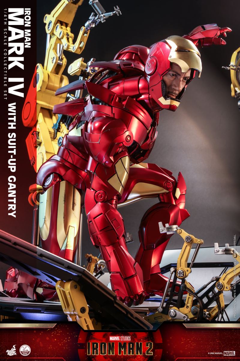 Iron Man Mark IV with Suit-Up Gantry Collectible Set