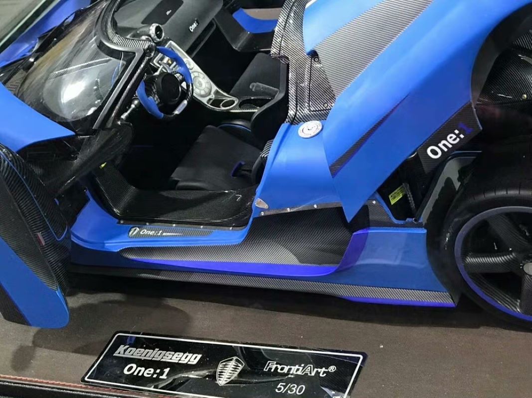 Koenigsegg one1 engine (local gold special edition) 1/6