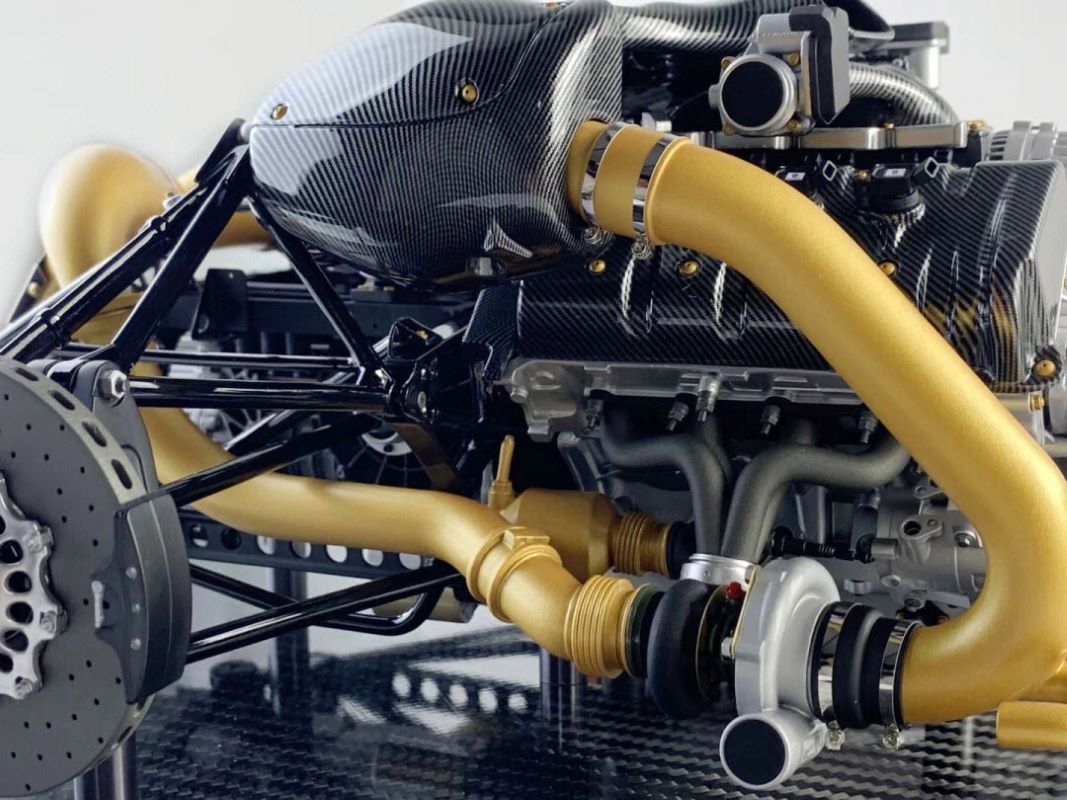 Koenigsegg one1 engine (local gold special edition) 1/6