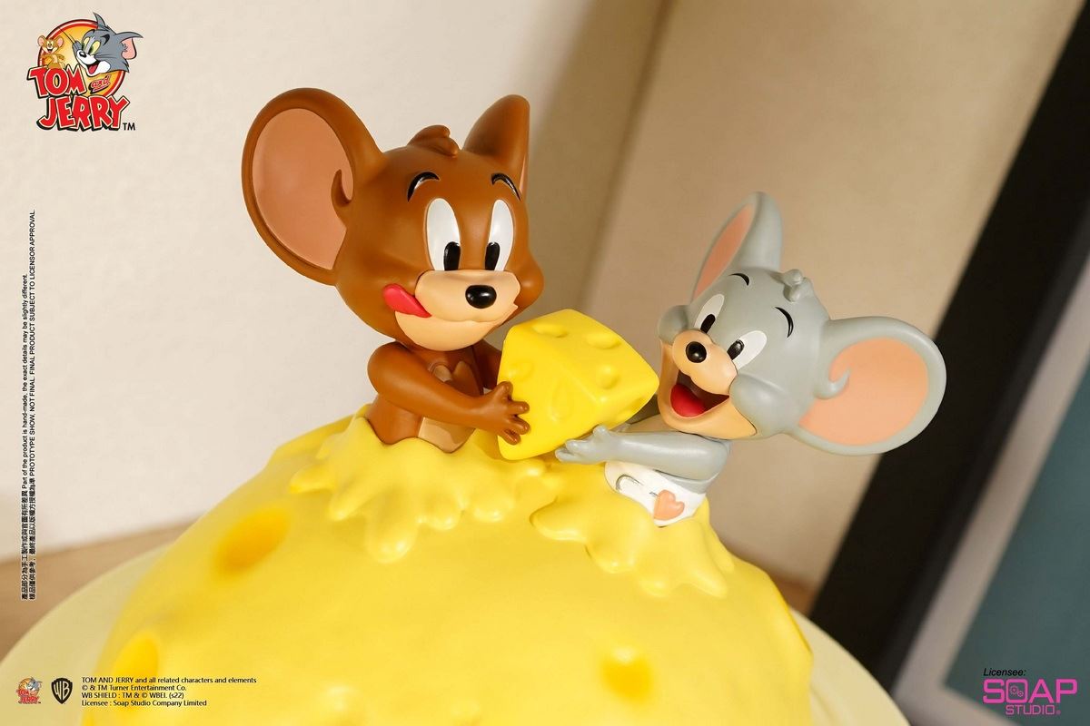 Tom and Jerry Cheese Moon USB Night Light