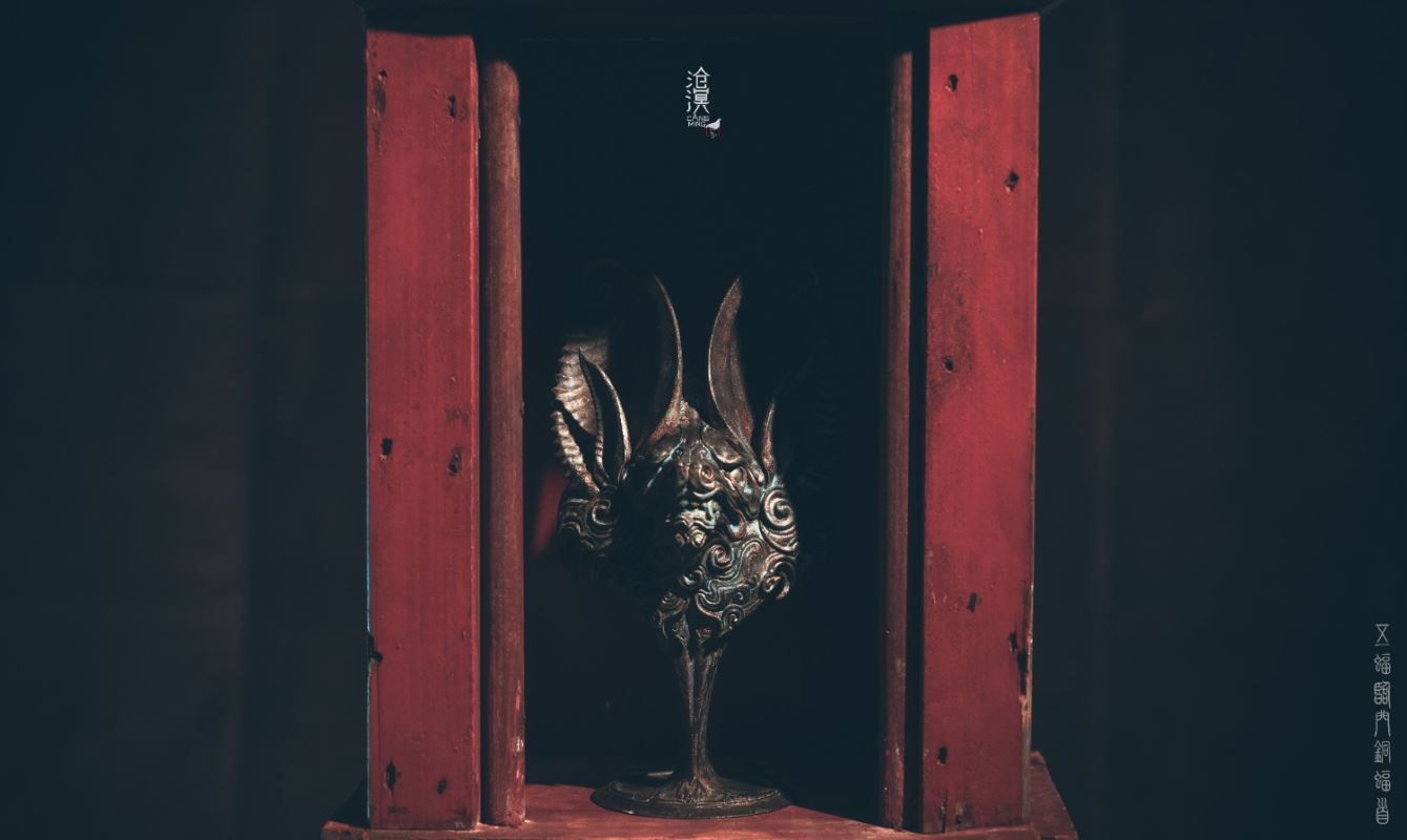 Five Bats Linmen Bronze Bat Head