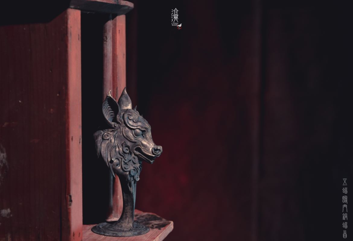 Five Bats Linmen Bronze Bat Head