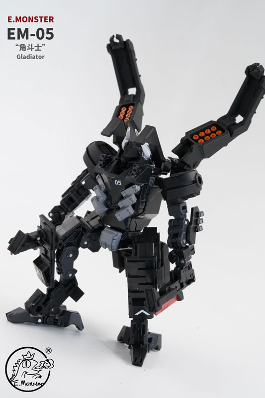 EM05 Gladiator Combat Mecha