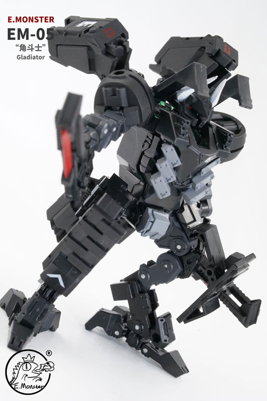 EM05 Gladiator Combat Mecha