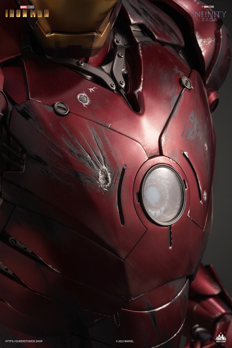 Iron Man Mark 3 Battle Damaged Statue 1/2