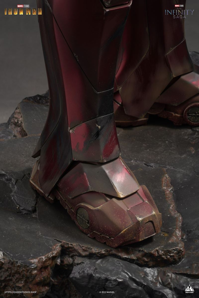 Iron Man Mark 3 Battle Damaged Statue 1/2