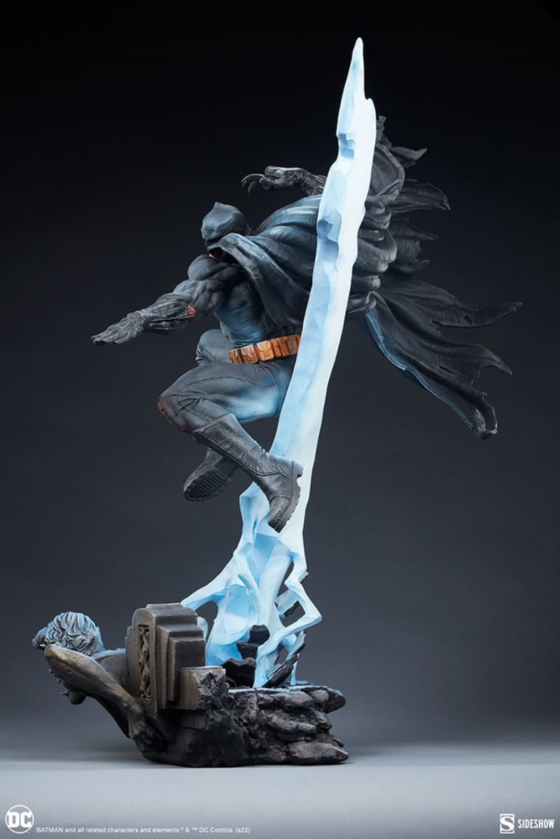 DC Comics - Batman: The Dark Knight Returns