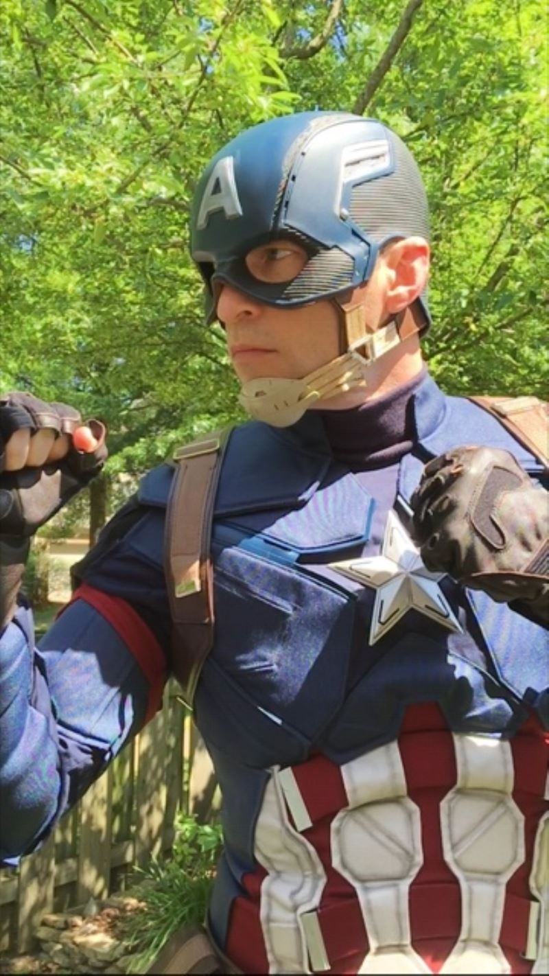 Captain America Helmet Bluetooth Speaker 1/1