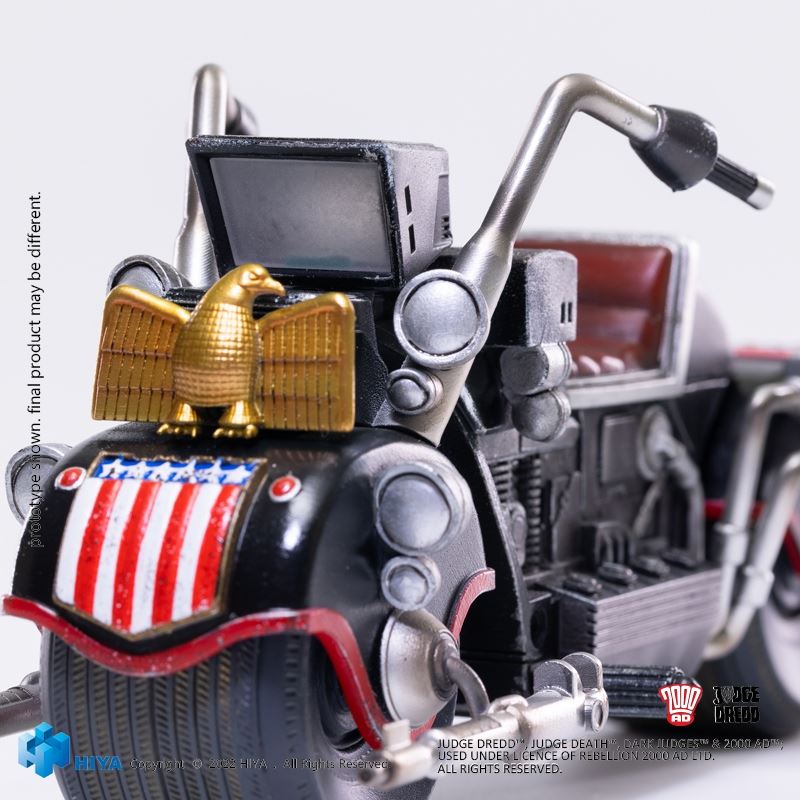 SWAT Judge Dredd and Motorcycle 1/18