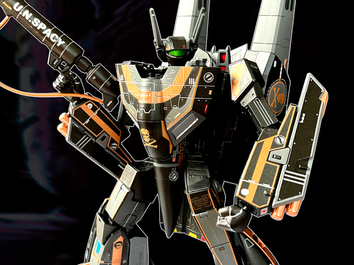 Macross VF-1S Valkyrie (Dark Gold Ver.) with Fast Pack Armor 1/72
