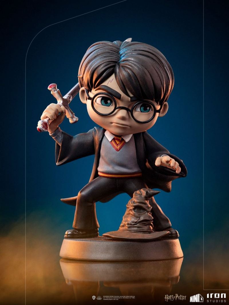Harry Potter with Sword of Gryffindor - Harry Potter - MiniCo