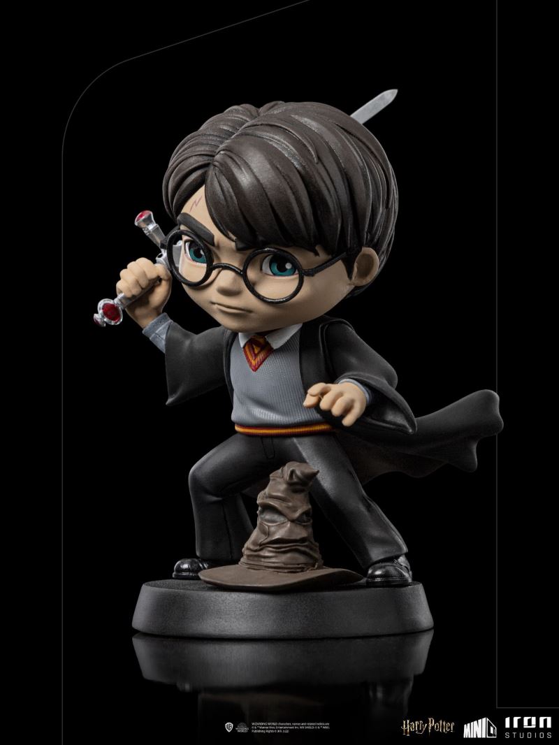 Harry Potter with Sword of Gryffindor - Harry Potter - MiniCo