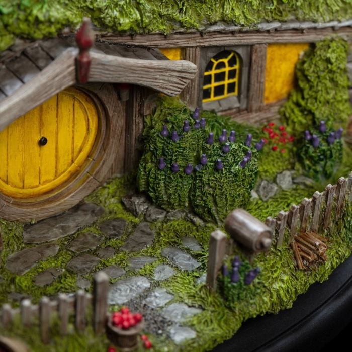 HOBBIT HOLE – HALLOWEEN EDITION