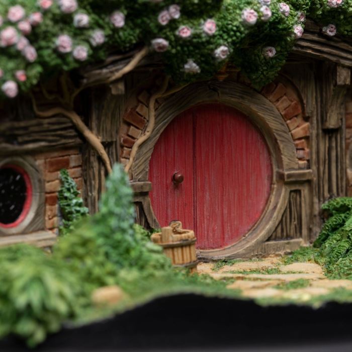 Hobbit Hole - Pine Grove