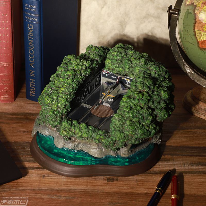 Premium Light-up & Sound Diorama Ultra Seven Earth Defense Force Far East Base Gate 4