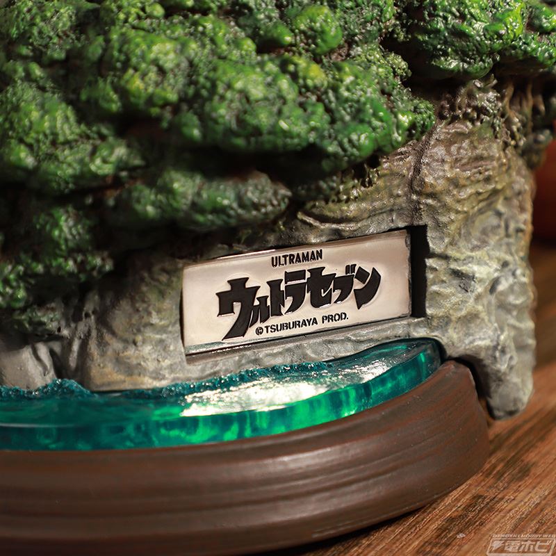 Premium Light-up & Sound Diorama Ultra Seven Earth Defense Force Far East Base Gate 4