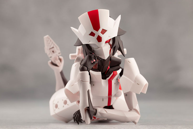 UNLIMITED UNIVERSE MEGALOMARIA RUBY EYE