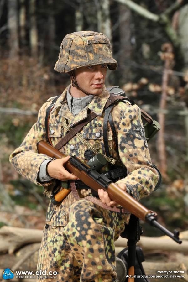World War II German 12th Armored Division G43 rifle shooter - Leo 1/6