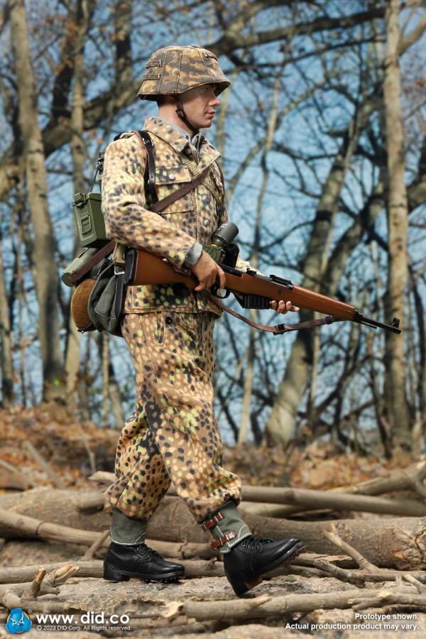 World War II German 12th Armored Division G43 rifle shooter - Leo 1/6