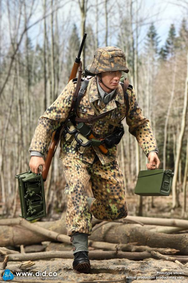 World War II German 12th Armored Division G43 rifle shooter - Leo 1/6