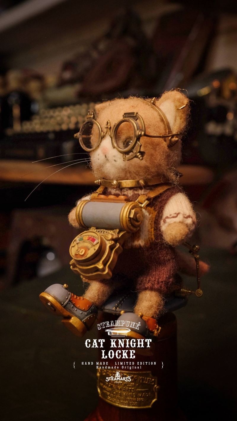 CAT KNIGHT LOCKE (blue-gray wool felt handmade limited)