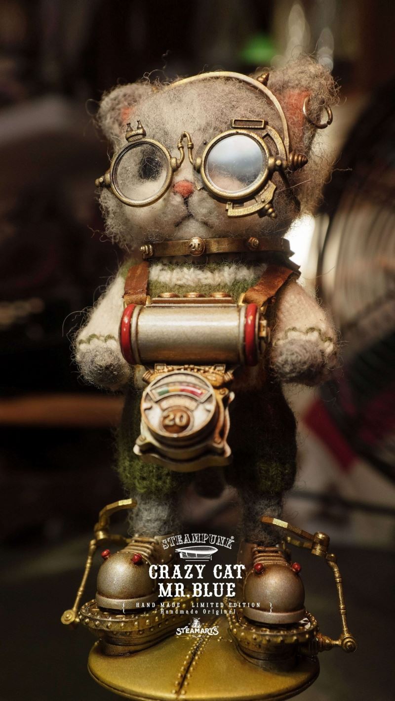 CRAZY CAT MR.BLUE (Silver Wool Felt Handmade Limited Edition)