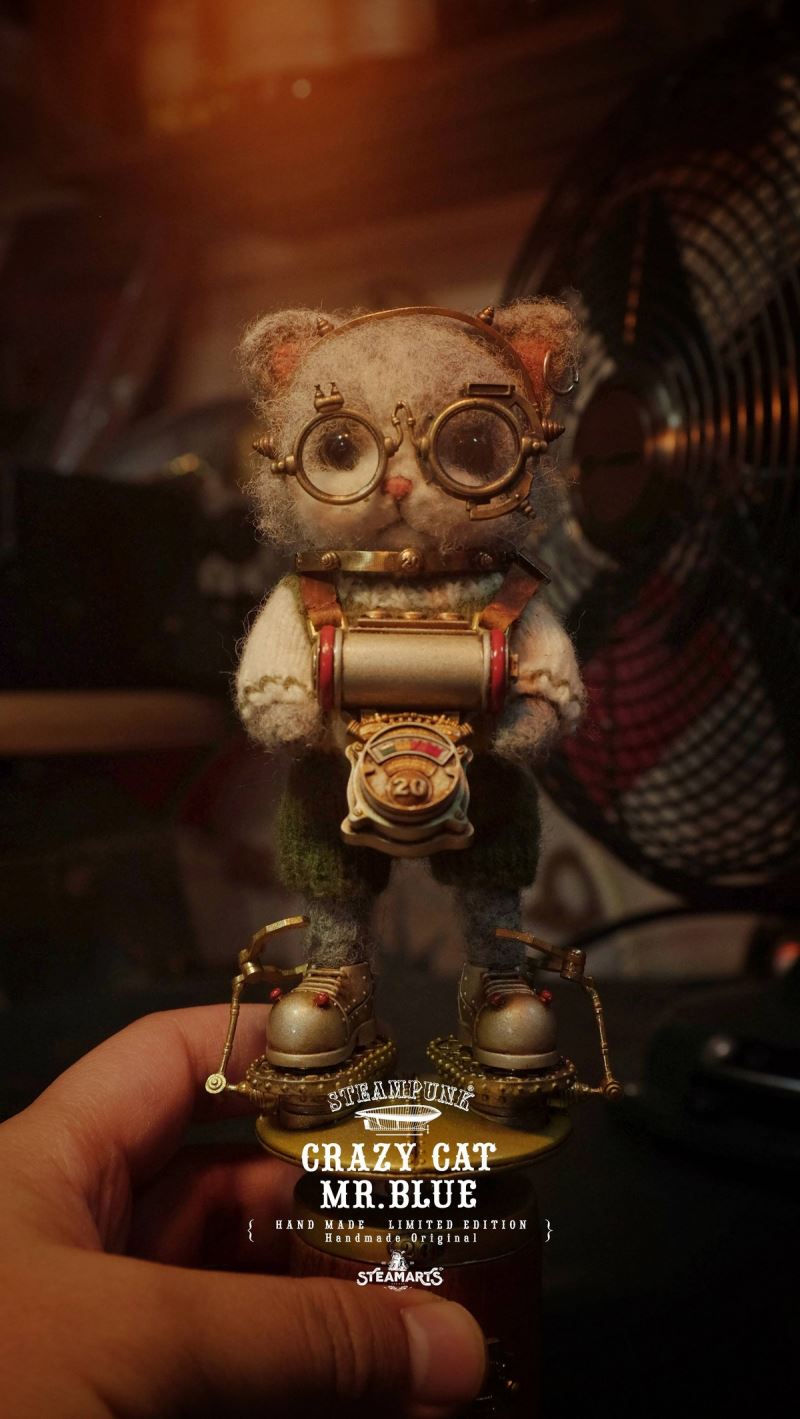 CRAZY CAT MR.BLUE (Silver Wool Felt Handmade Limited Edition)