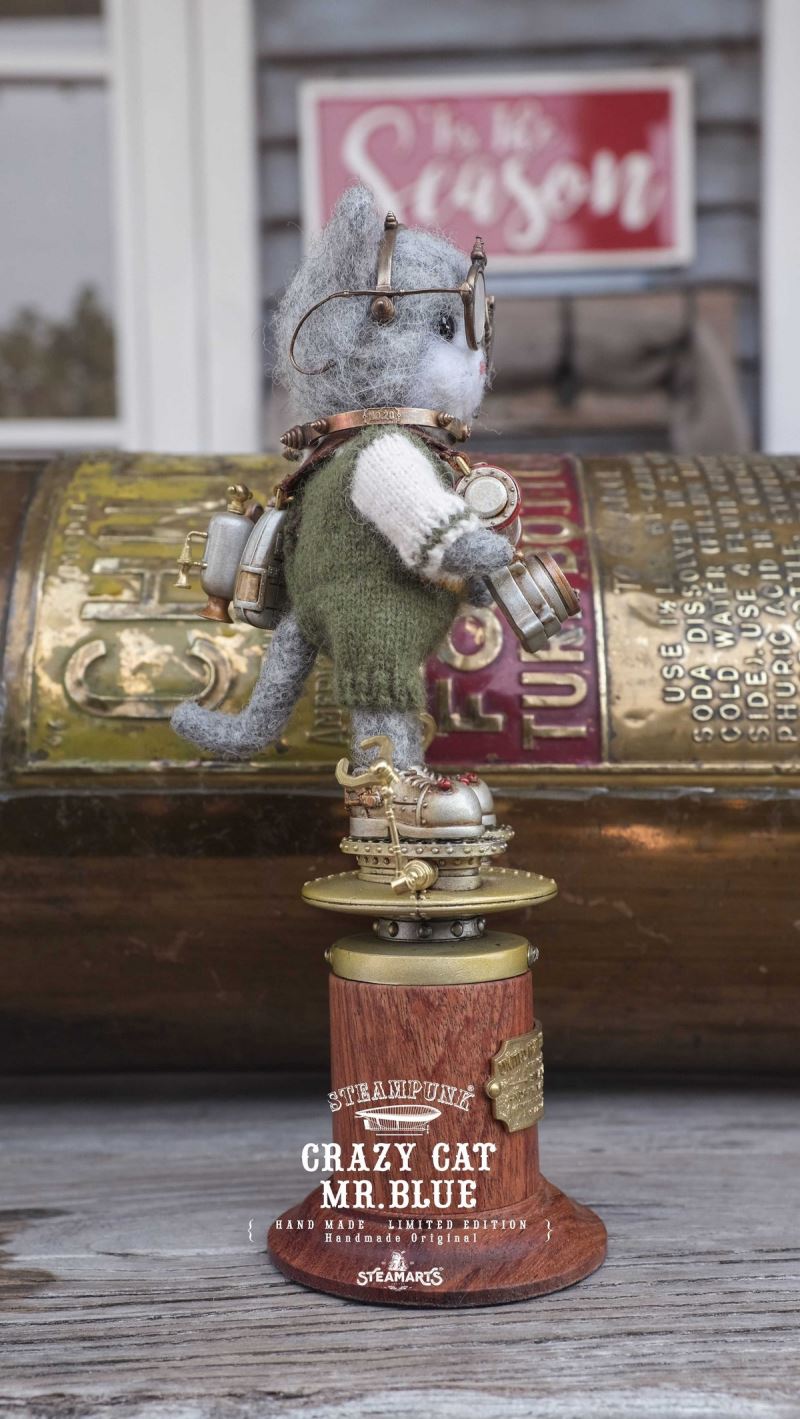 CRAZY CAT MR.BLUE (Silver Wool Felt Handmade Limited Edition)