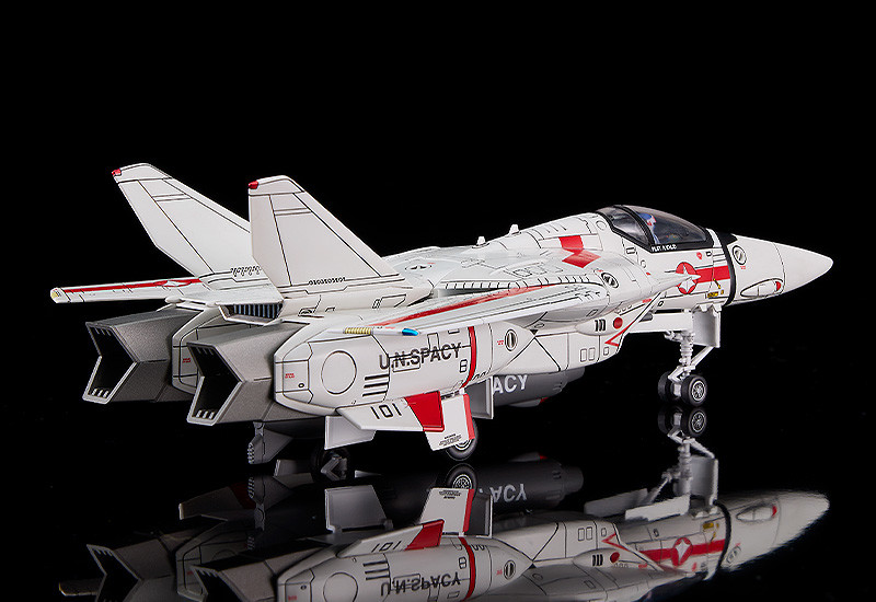 PLAMAX PX06 1/72 VF-1J Fighter Valkyrie Vermilion Platoon (Ichijo Teruuki)