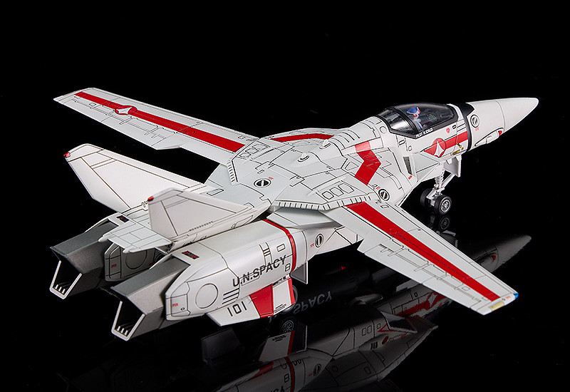 PLAMAX PX06 1/72 VF-1J Fighter Valkyrie Vermilion Platoon (Ichijo Teruuki)