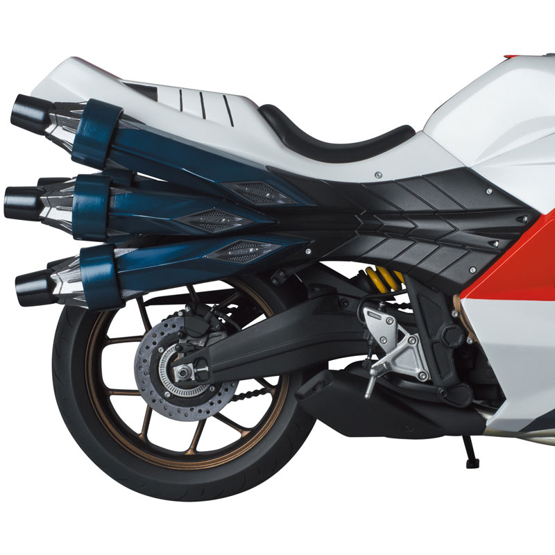 Real Action Heroes Shin Kamen Rider & Cyclone