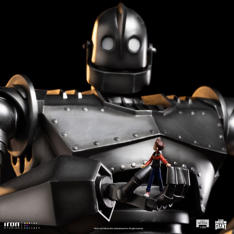 IRON GIANT & HOGARTH HUGHES