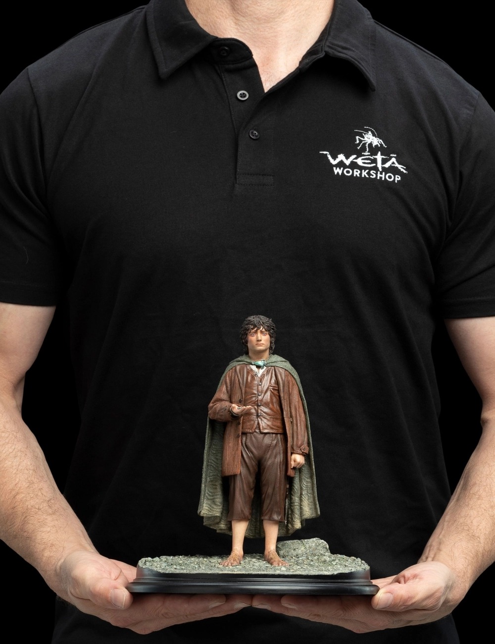 Frodo Baggins, Ringbearer Classic Series - The Lord of the Rings