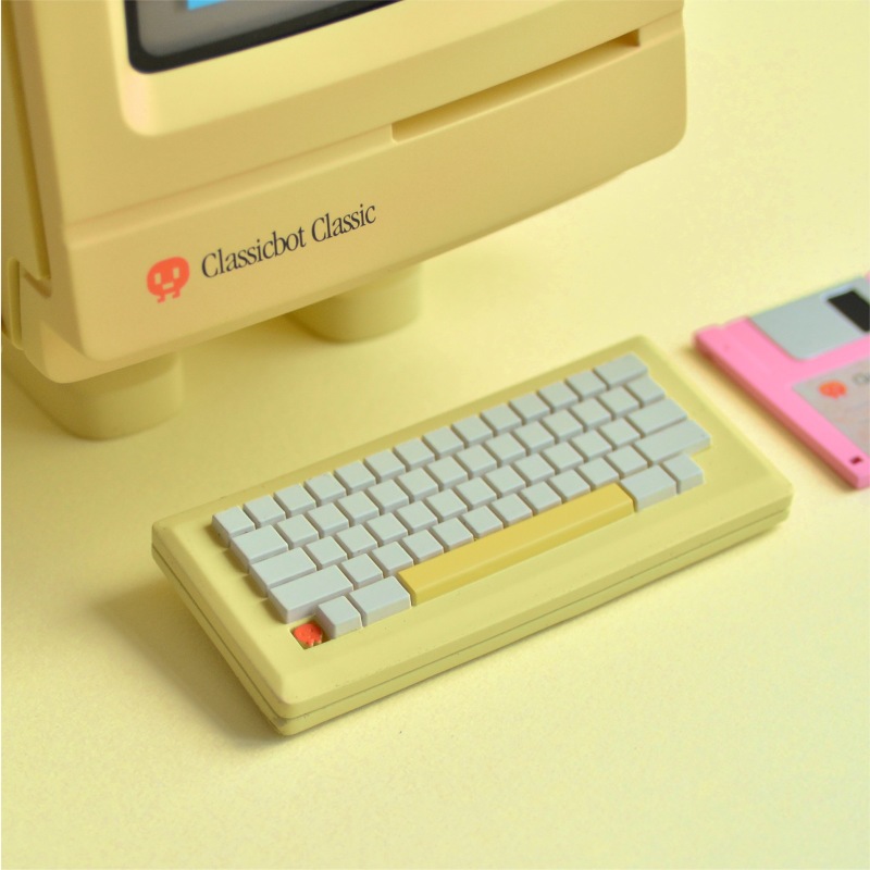 Classicbot Macintosh! (Yellowed Limited Edition)