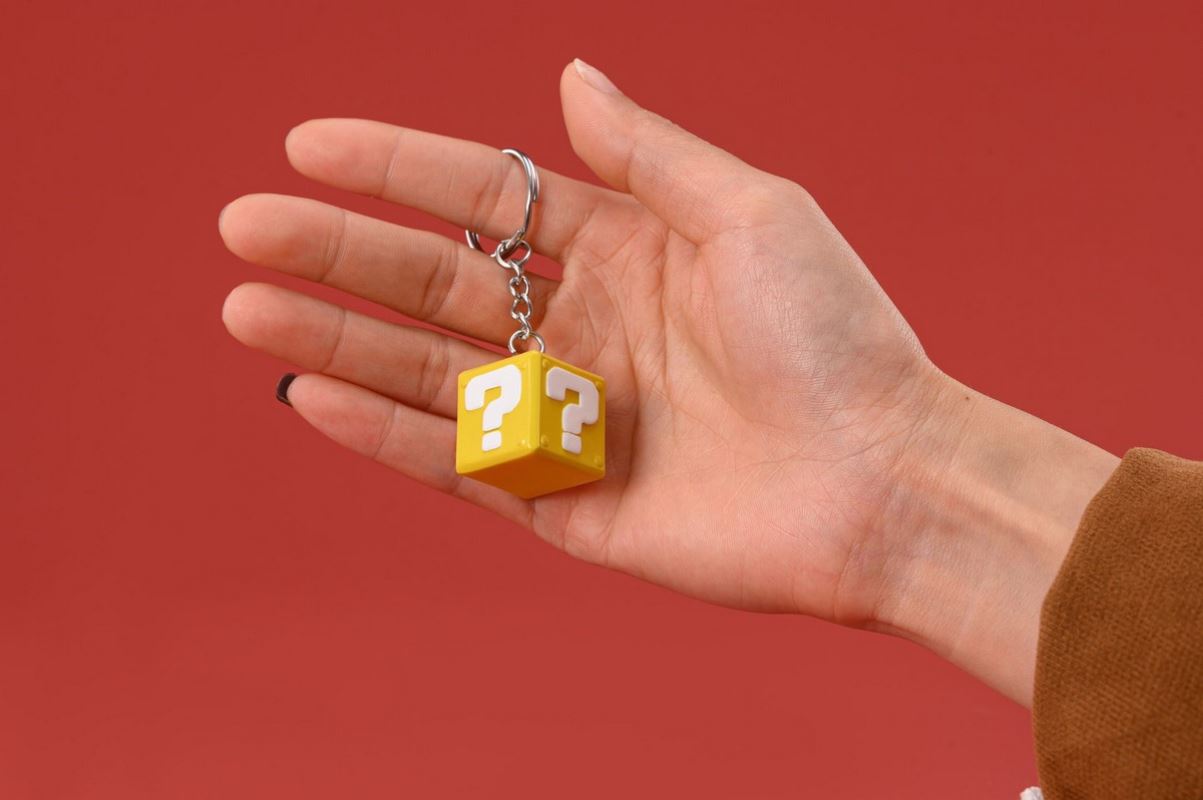 Super Mario question mark cube 1/1