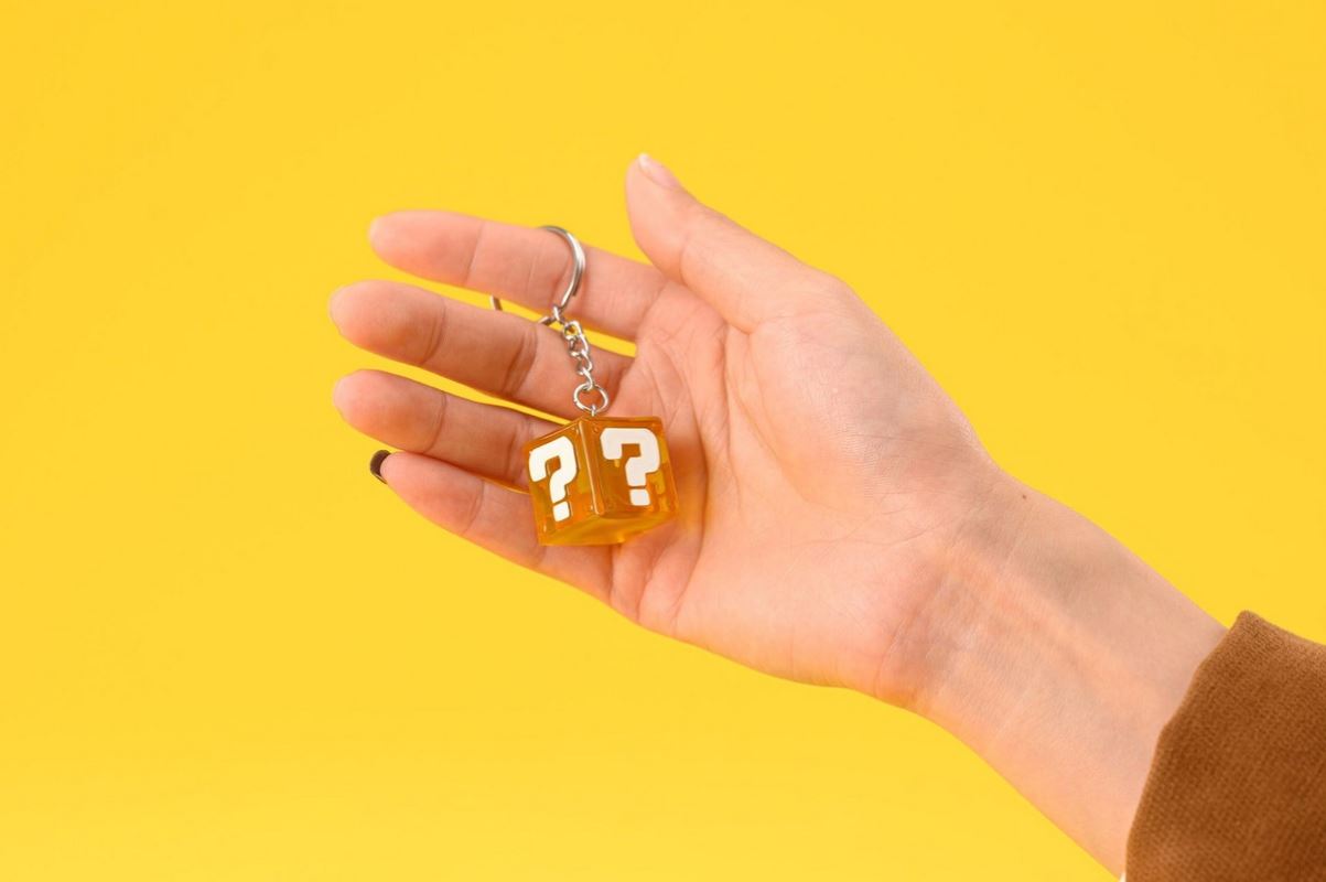 Super Mario question mark cube 1/1